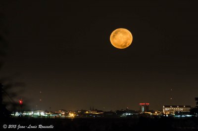 Moon setting over Parbo.jpg