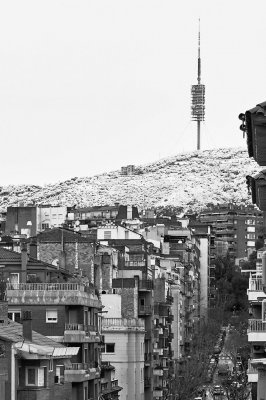 Mirando a la torre de comunicacionesf.jpg